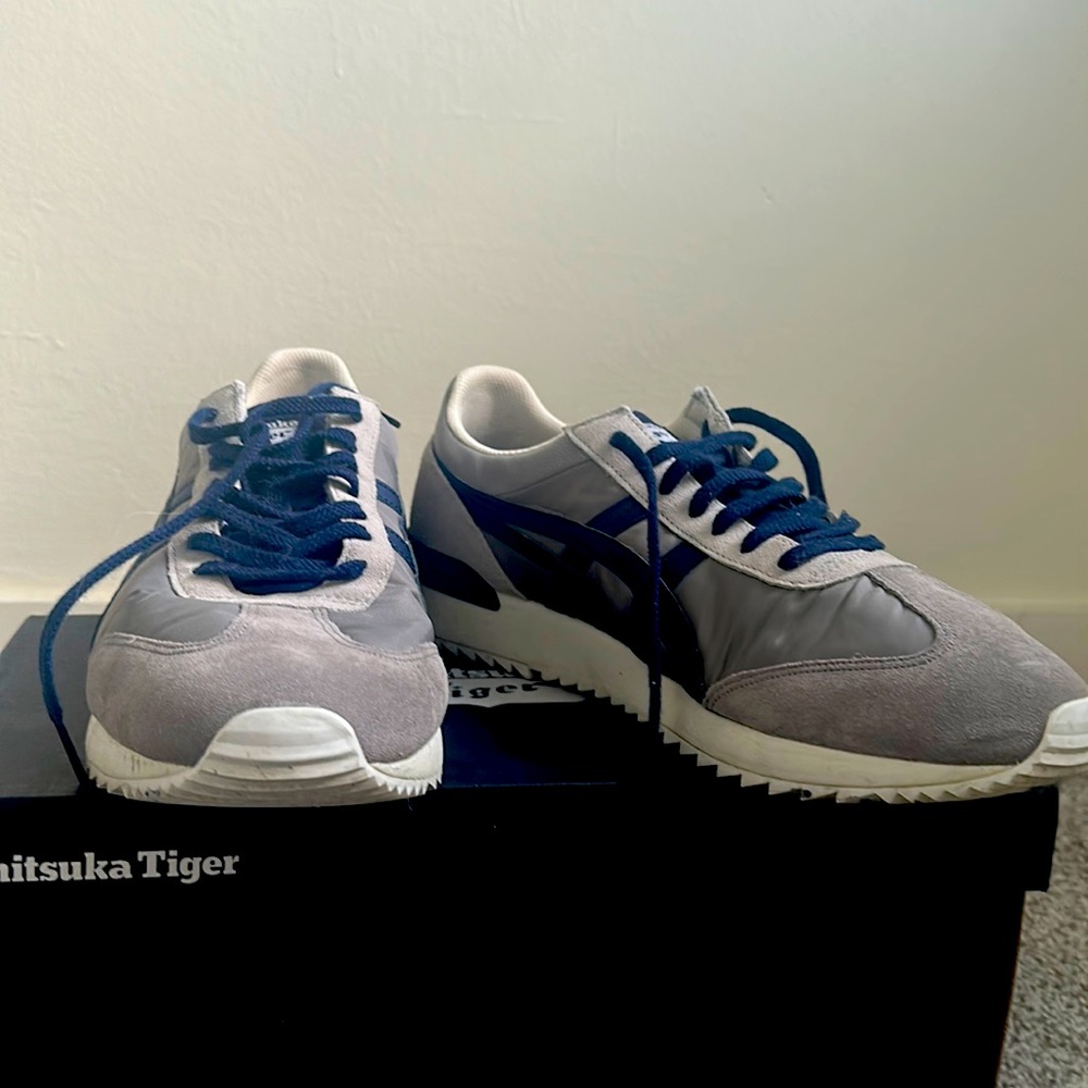 Onitsuka Tiger- Steeple Gray/peacoat sneakers.